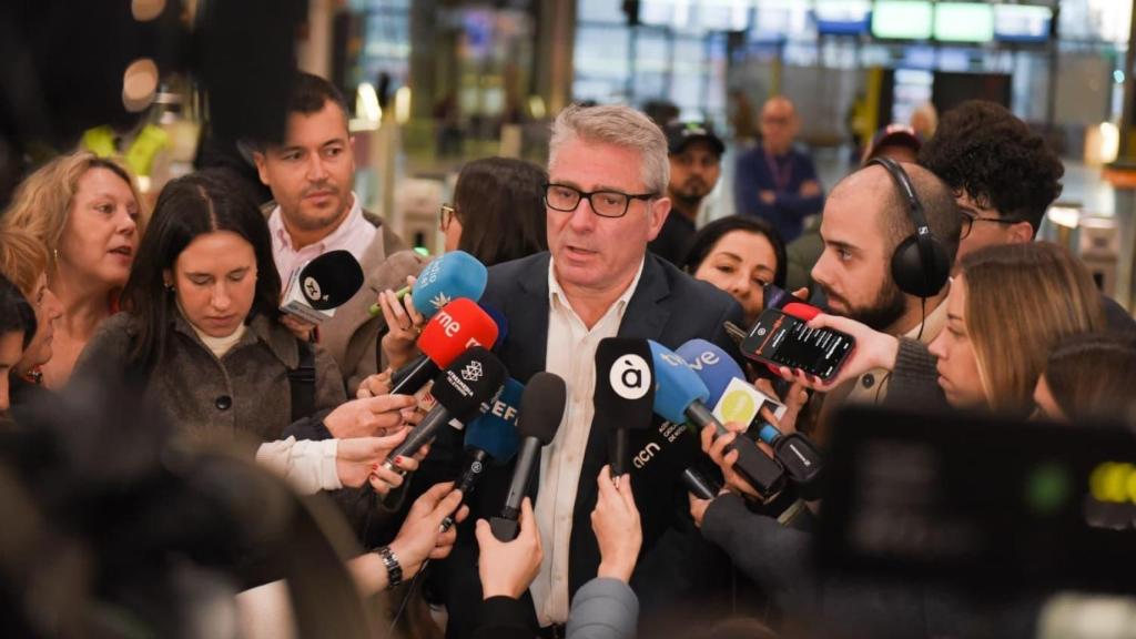 Antonio Carmona, ante los medios de comunicación este lunes