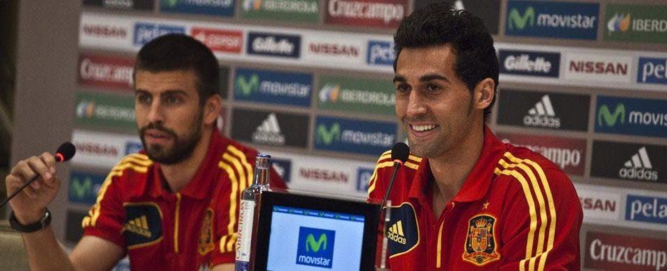 Álvaro Arbeloa y Gerard Piqué, en una rueda de prensa con la selección española