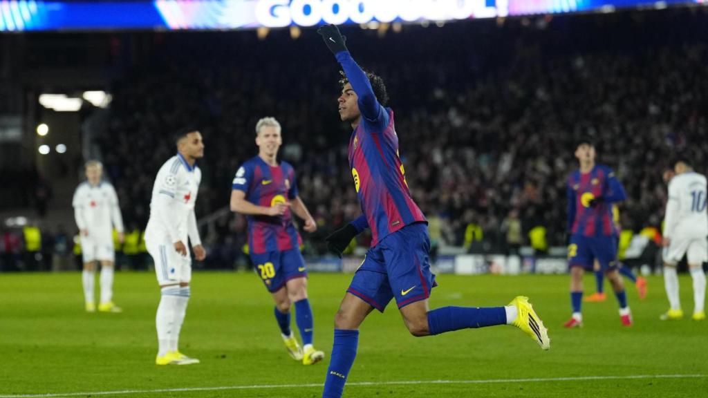 Lamine celebra el primer gol del Barça