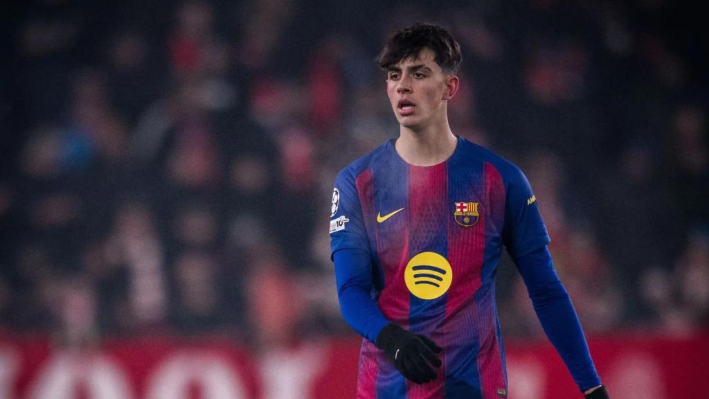 Marc Bernal durante el Slavia-Barça