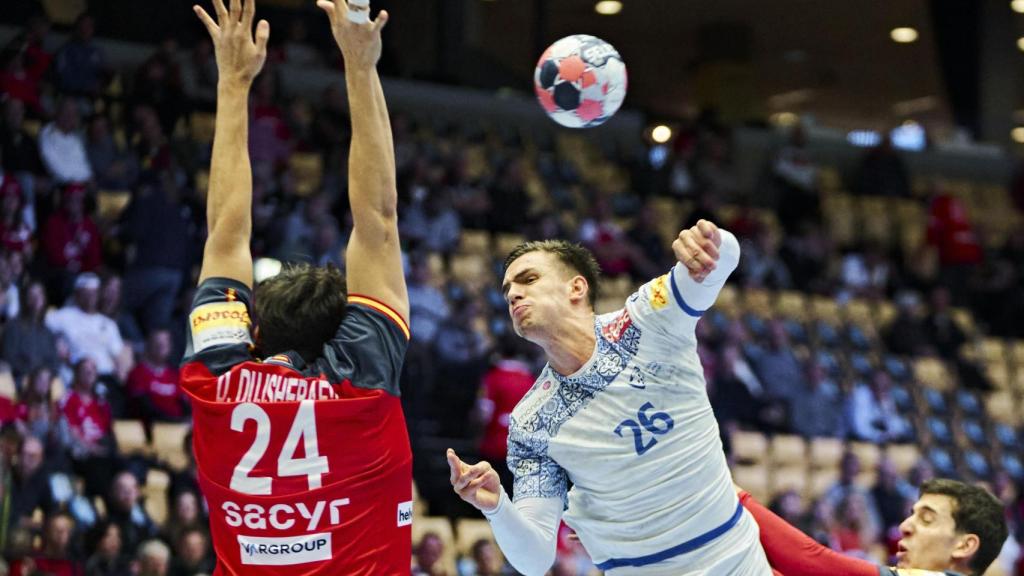 Kiko Costa llença a porteria a l'Espanya-Portugal de l'Europeu d'handbol