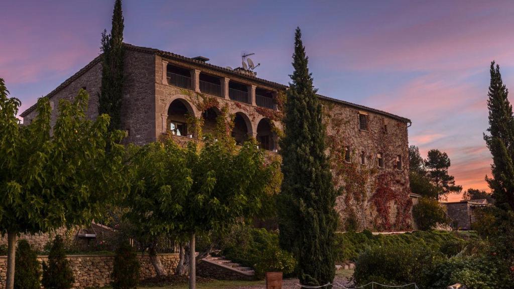 La sorprendente reconversión de una masía catalana en un singular hotel sostenible
