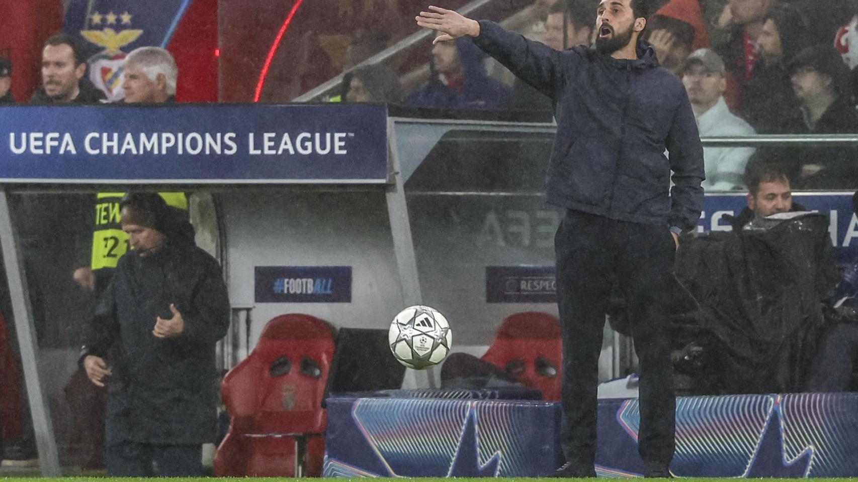 Arbeloa, en el campo del Benfica