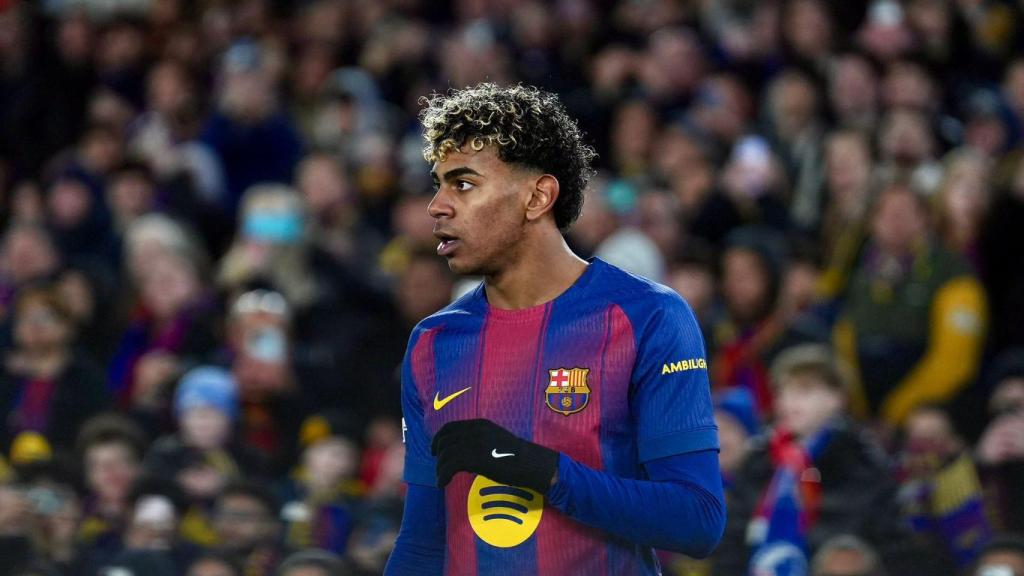 Lamine Yamal, concentrat durant el Barça-Copenhaguen