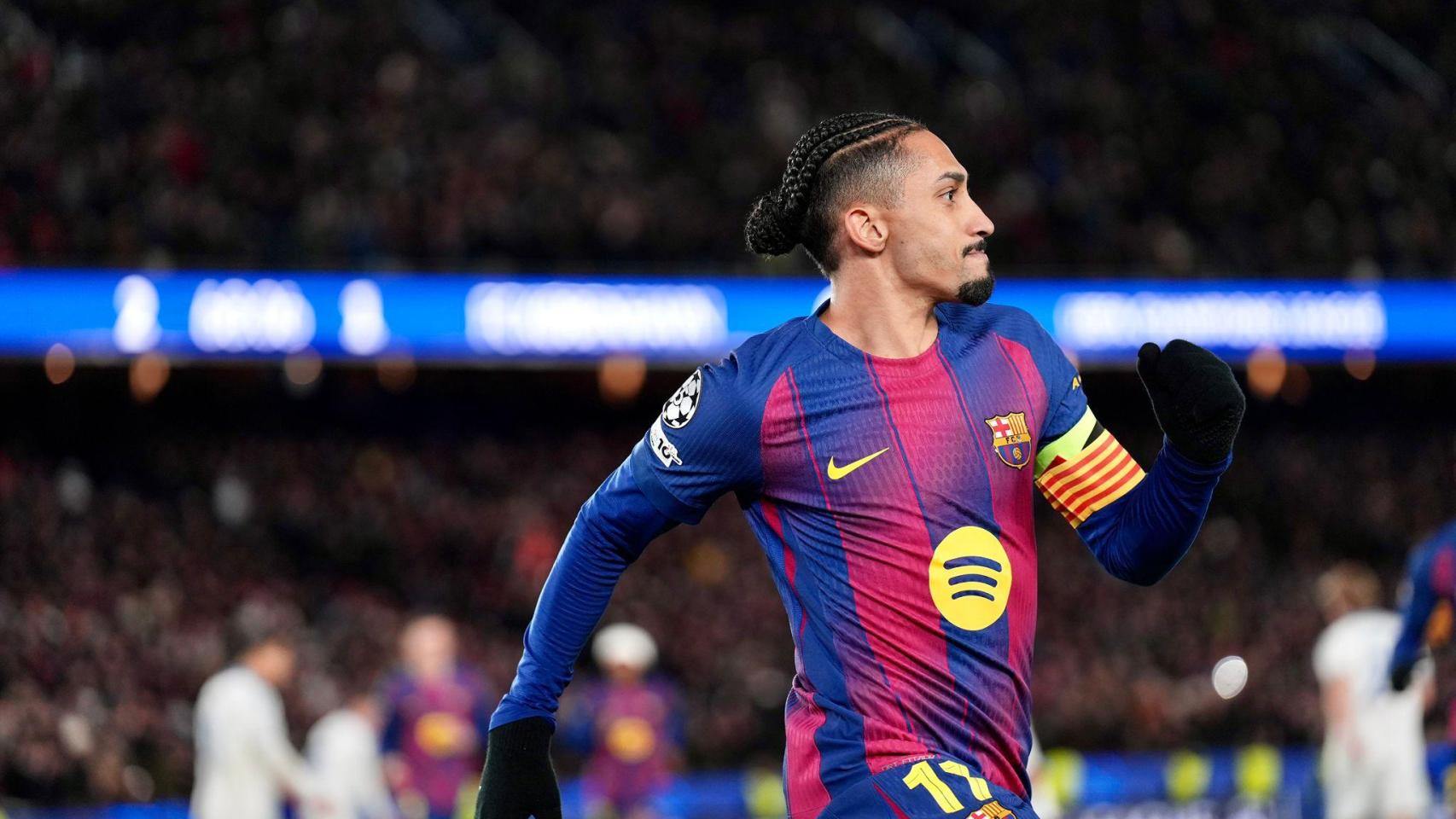 Raphinha celebra un gol en el Barça-Copenhague de la Champions League