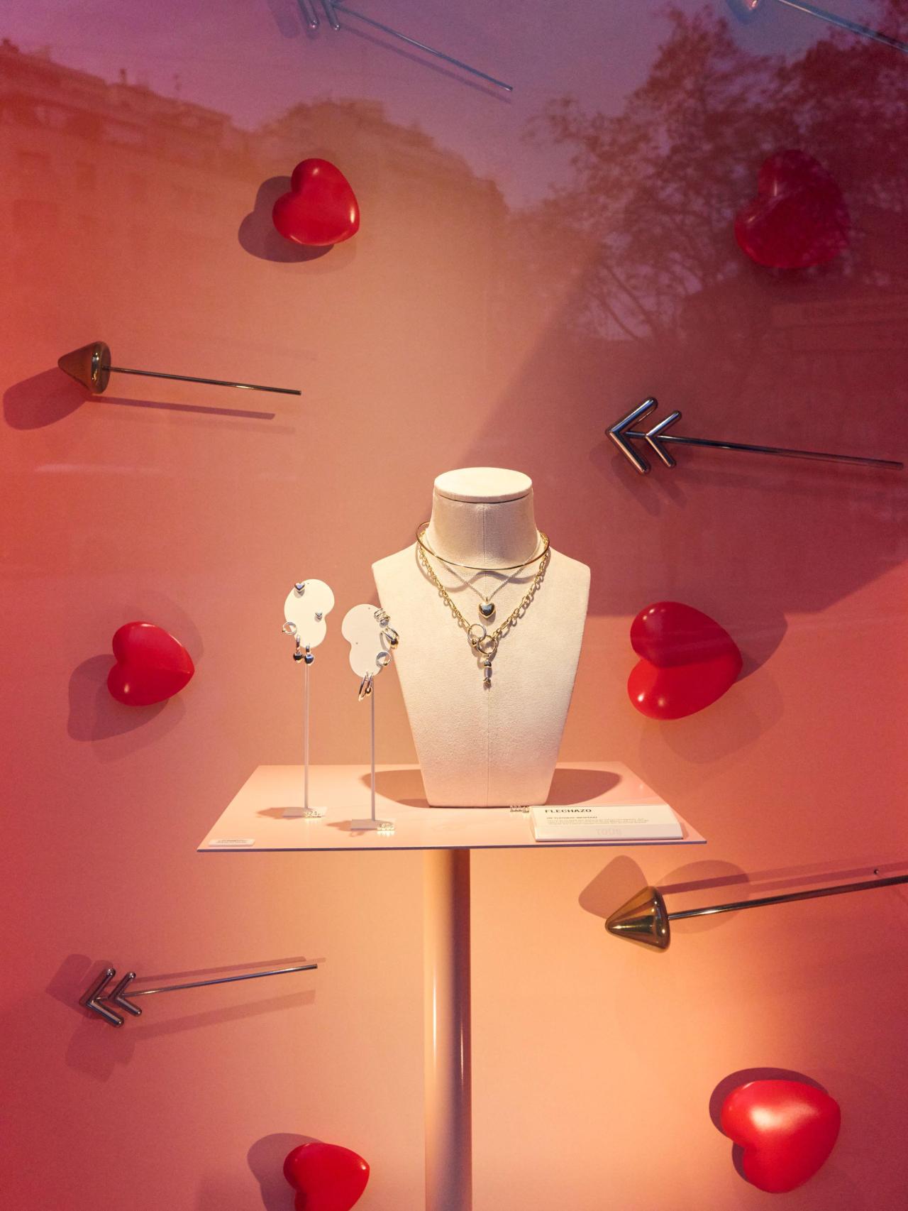 Exhibición de la colección 'Flechazo' en CASATOUS Barcelona