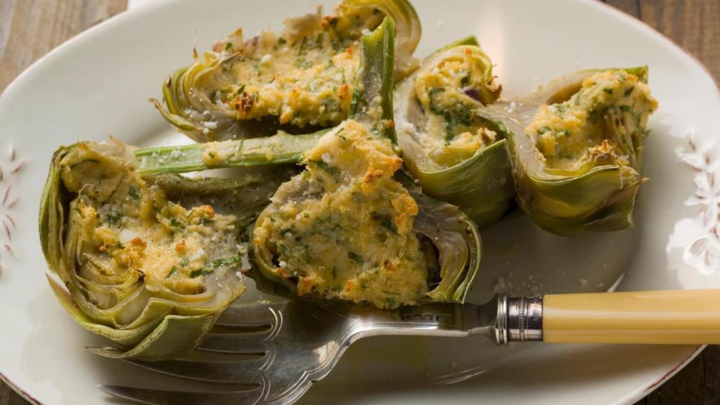 Plato de alcachofas