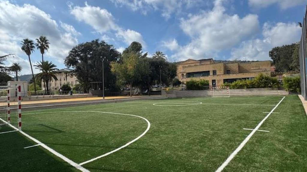 Campo de futbol de la prestigiosa St George School
