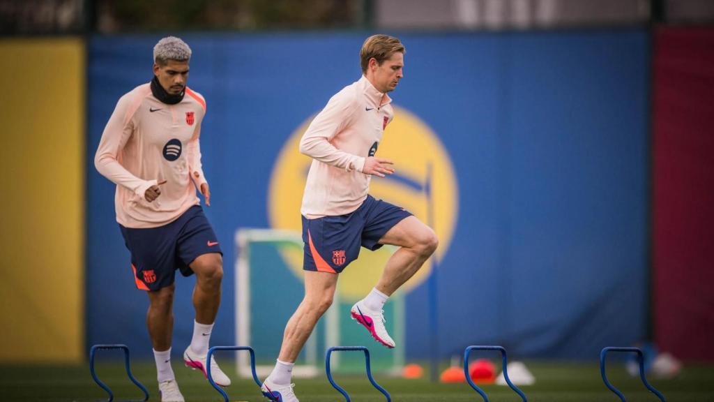 Frenkie de Jong se entrena antes del Elche-Barça