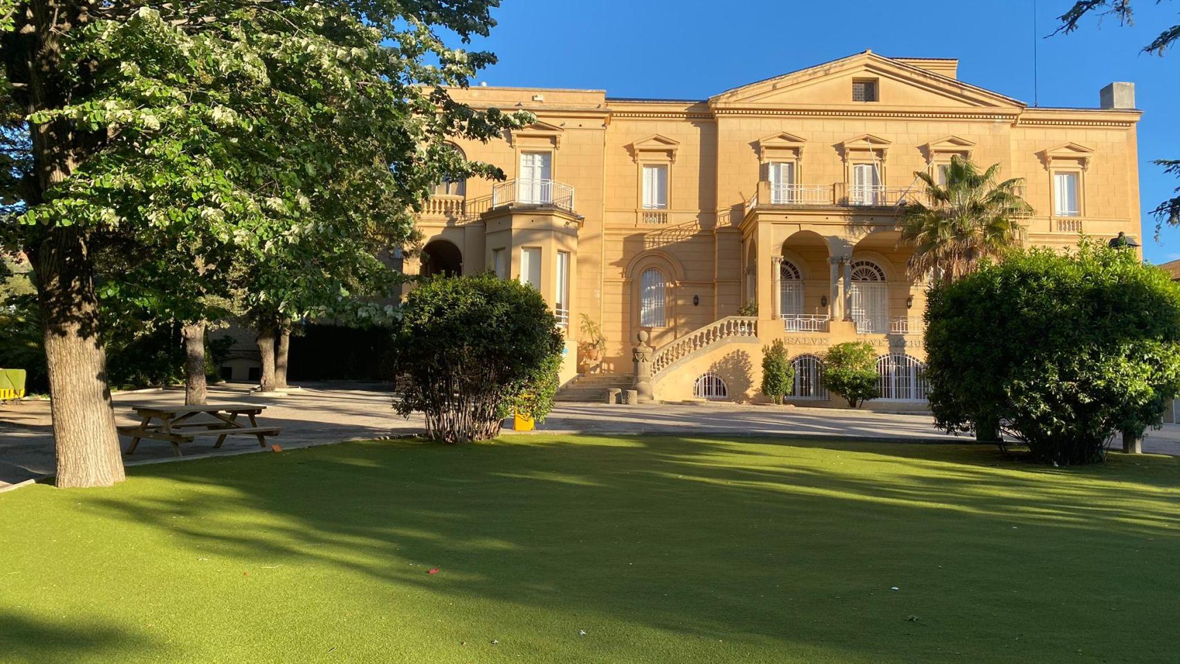 Fachada de la prestigiosa escuela St George School