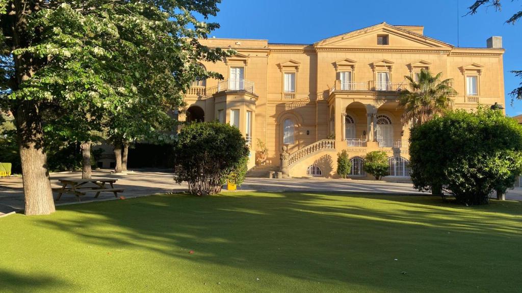 Fachada de la prestigiosa escuela St George School