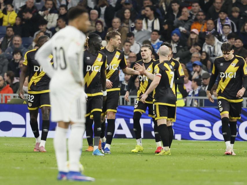 Els jugadors del Rayo celebren l'empat de De Frutos