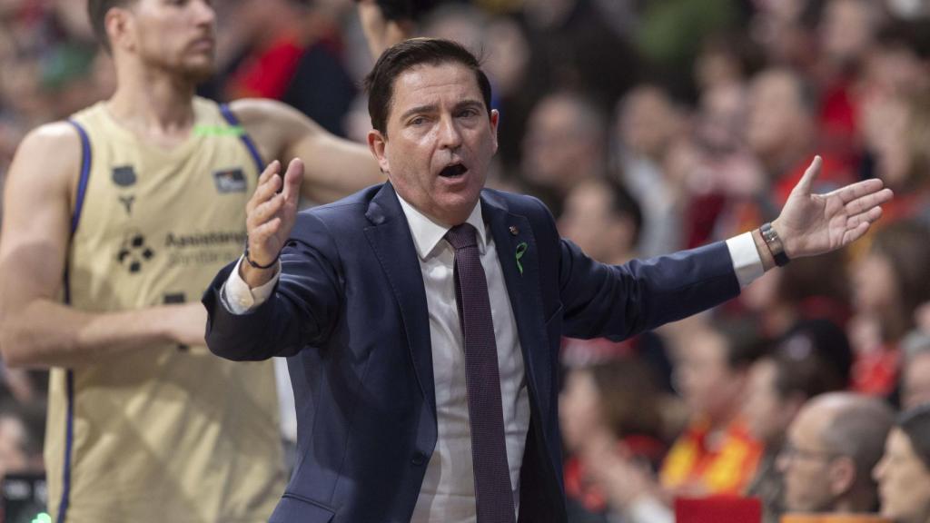 Xavi Pascual se desespera en el UCAM Murcia-Barça de basket
