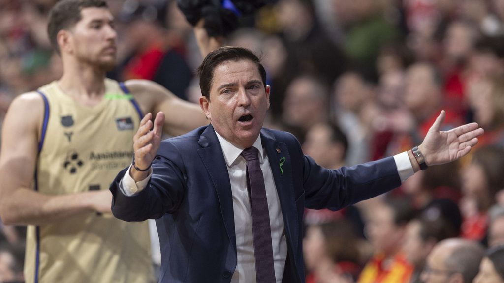 Xavi Pascual se desespera en el UCAM Murcia-Barça de basket