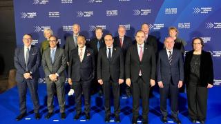 Las autoridades presentes en la cena de gala de la feria ISE 2026