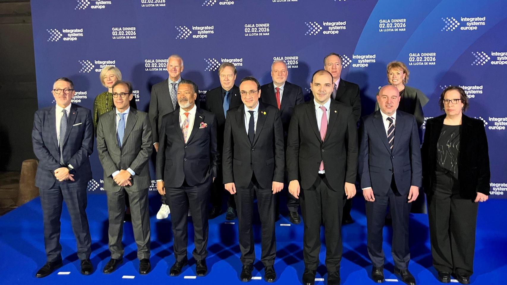 Las autoridades presentes en la cena de gala de la feria ISE 2026