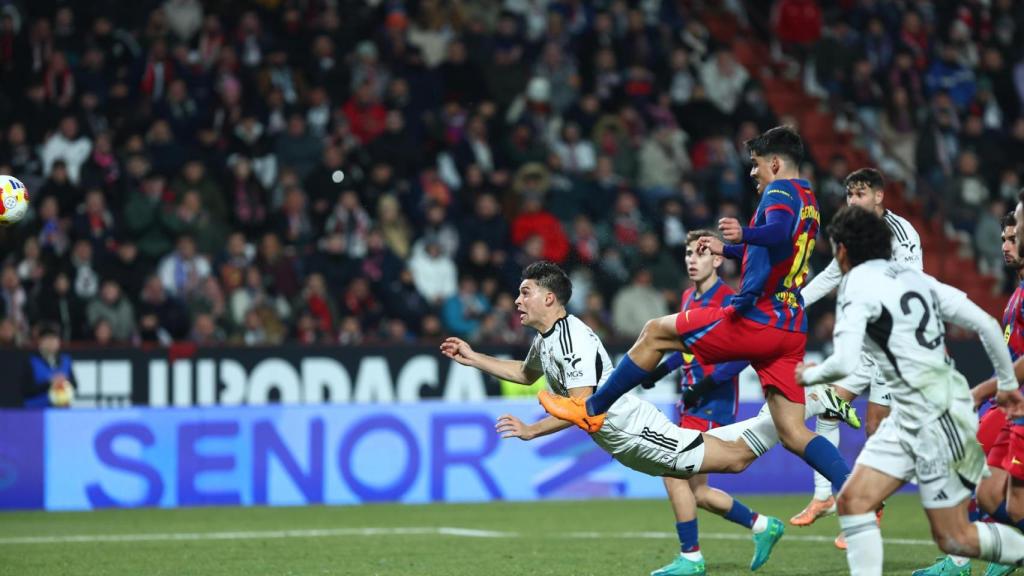 Gerard Martín durante el Albacete-Barça