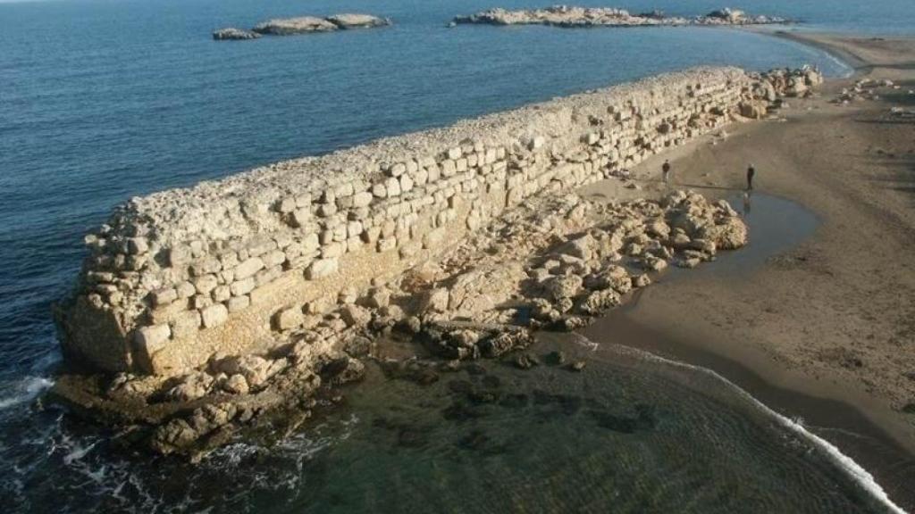 El vestigio griego de la playa de Moll Grec