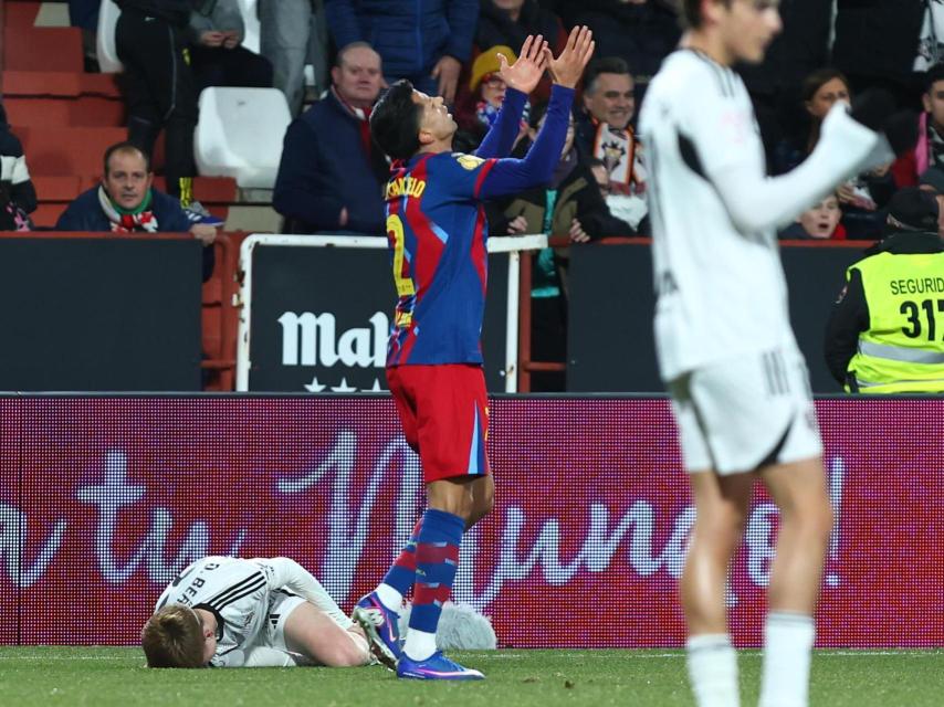 Cancelo, tras derribar a Bernabéu, en el Albacete-Barça