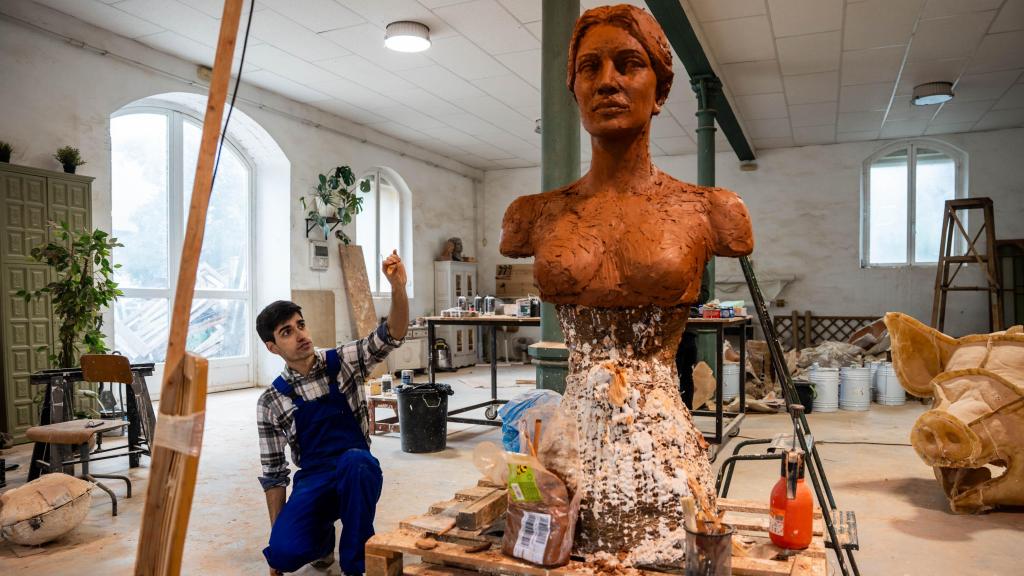 Arnau Espuga busca la perspectiva para el correcto modelado de una nueva 'geganta'