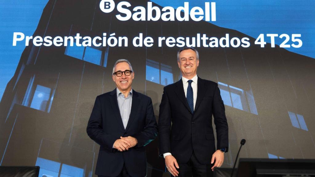 Marc Armengol y César González-Bueno durante la presentación de resultados de 2025 del banco