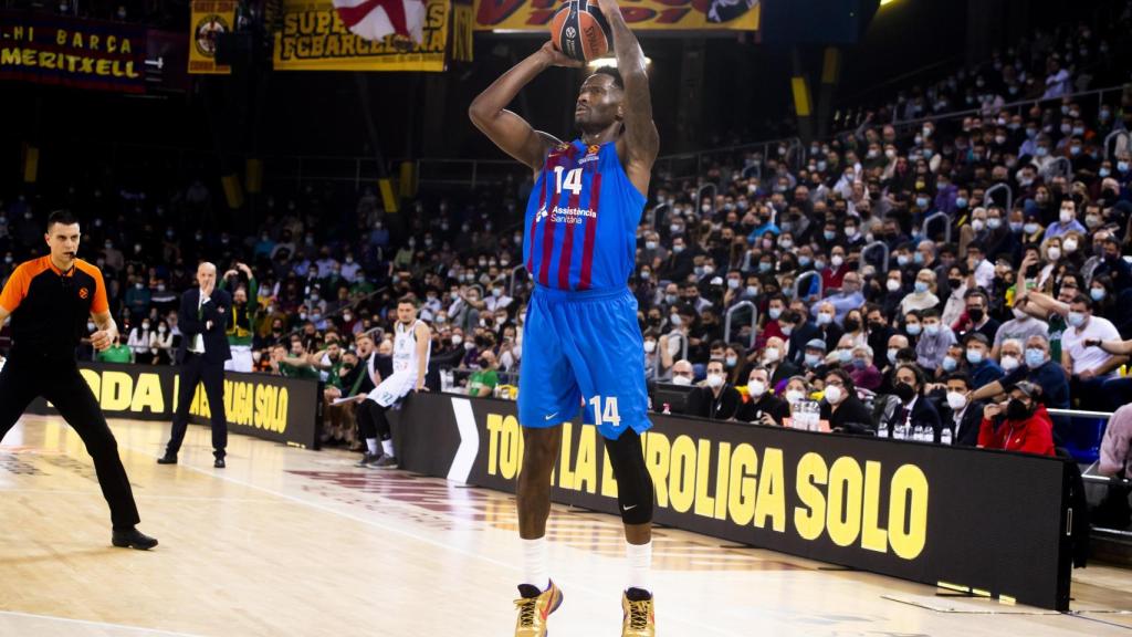 Nigel Hayes-Davis, durant un partit amb el Barça de bàsquet a la temporada 2021-22