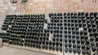 Cava de una masía en venta