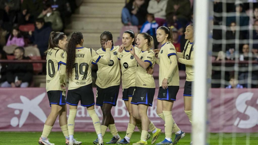 Las jugadoras del Barça Femenino celebran un gol contra el DUX Logroño