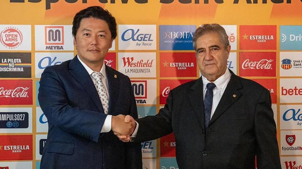 Taito Suzuki, junto a Manuel Camino