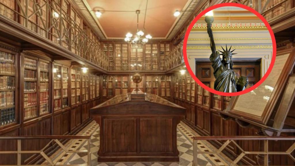 Ni Nueva York ni París: la Estatua de la Libertad que se esconde dentro de una biblioteca de Barcelona