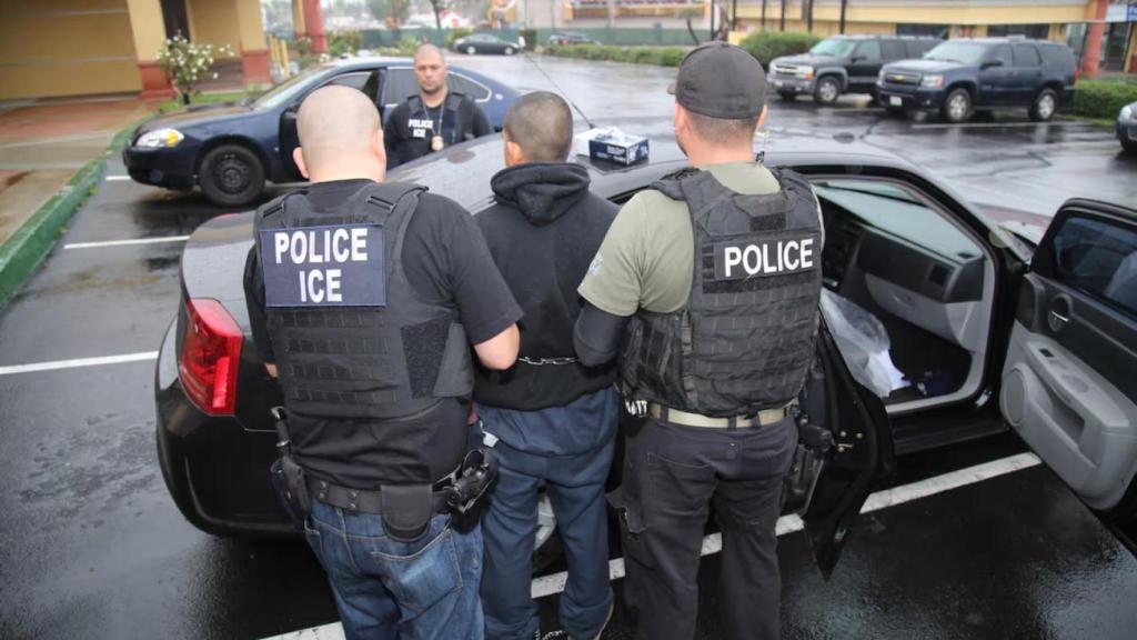 Agentes del ICE, en Estados Unidos, en febrero de 2025. Ron Rogers (U.S. Immigration and Customs Enforcement)