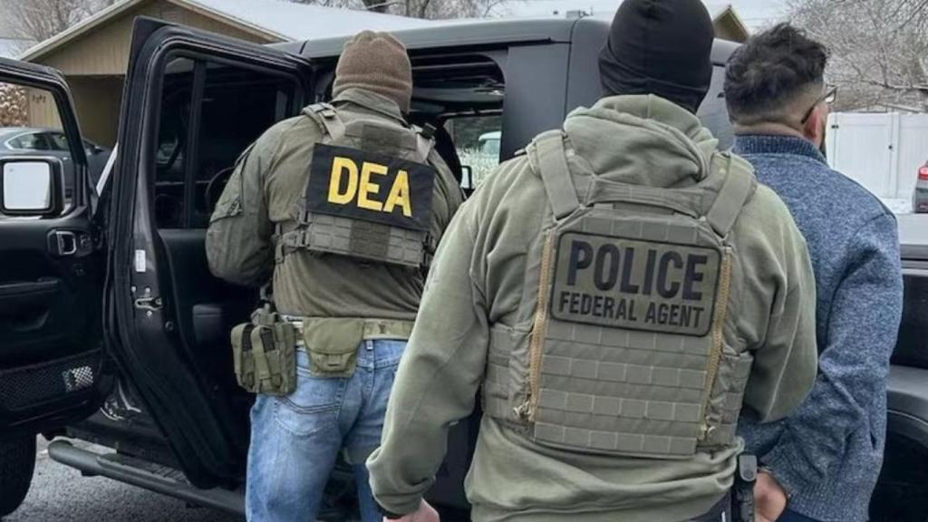 Agentes de la DEA en un operativo