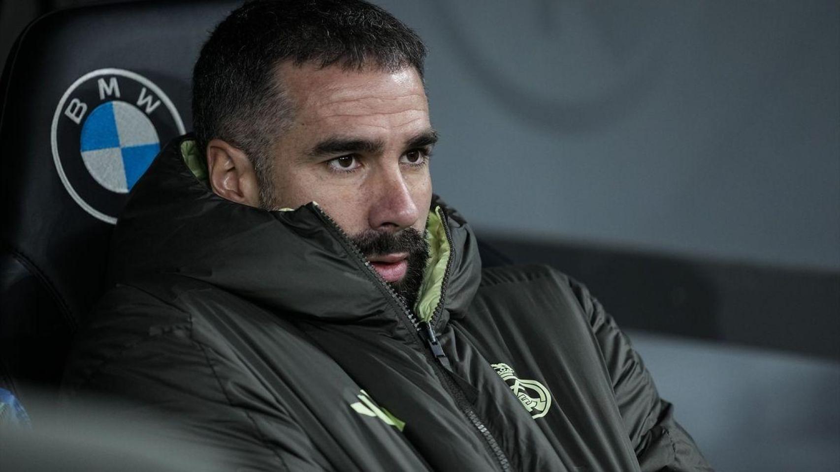 Dani Carvajal, en el banquillo durante un partido del Real Madrid