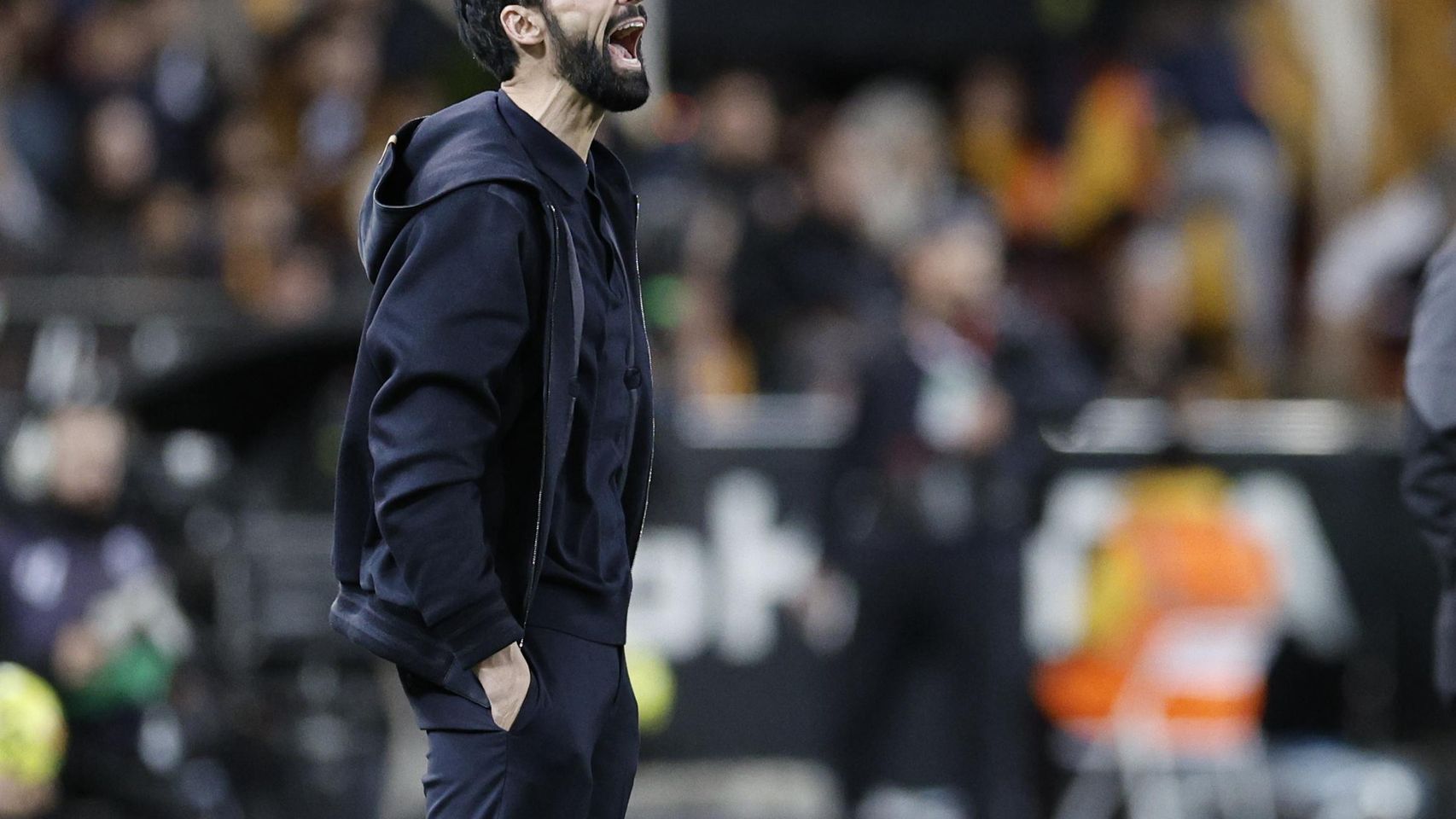 Álvaro Arbeloa da indicaciones durante el Valencia-Real Madrid