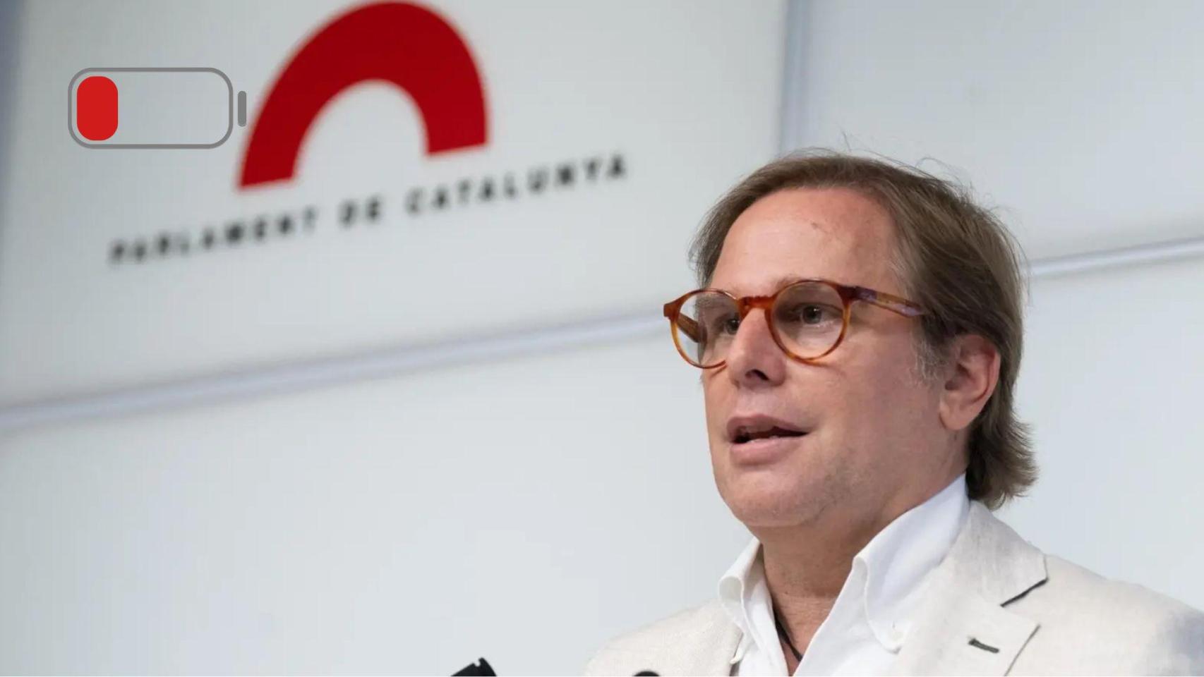 El portavoz de Vox en el Parlament, Joan Garriga, durante una rueda de prensa