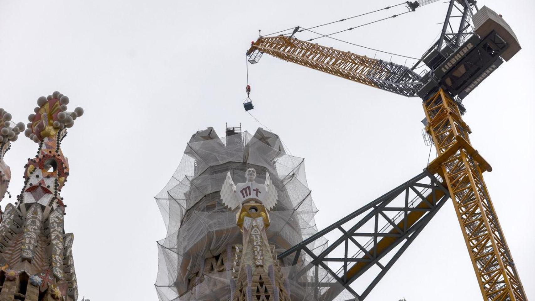 Construcción de la torre de Jesucristo