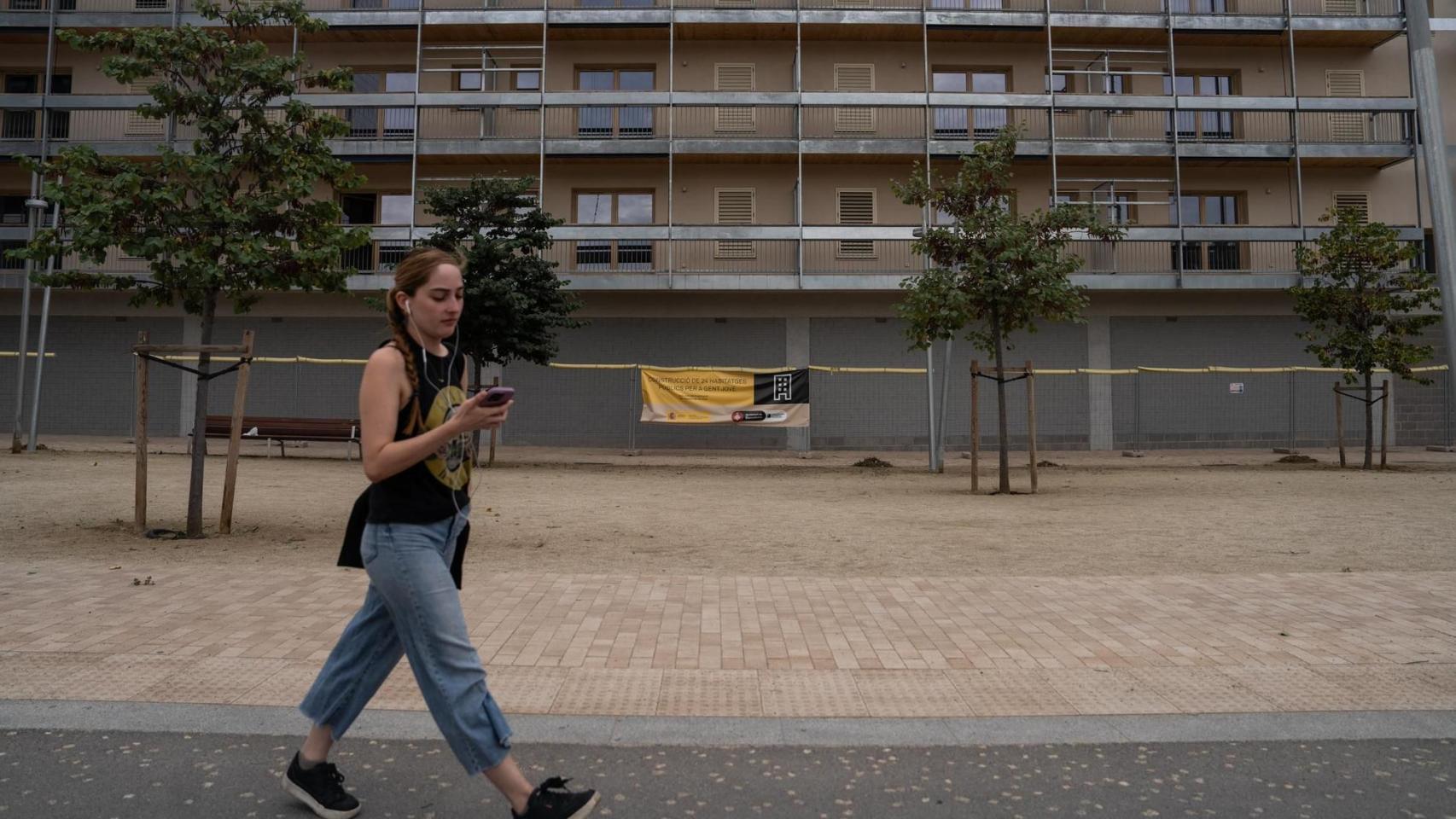 Nueva ayuda de 733 euros para jóvenes catalanes que aún viven con sus padres