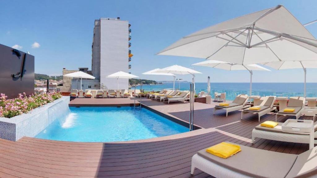Piscina de l'hotel Cosmopolita Platja d'Aro