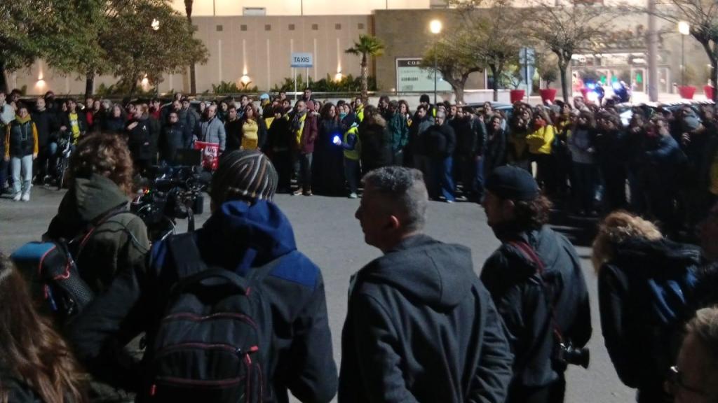 Assemblea de profesores en Mataró en la madrugada de este martes
