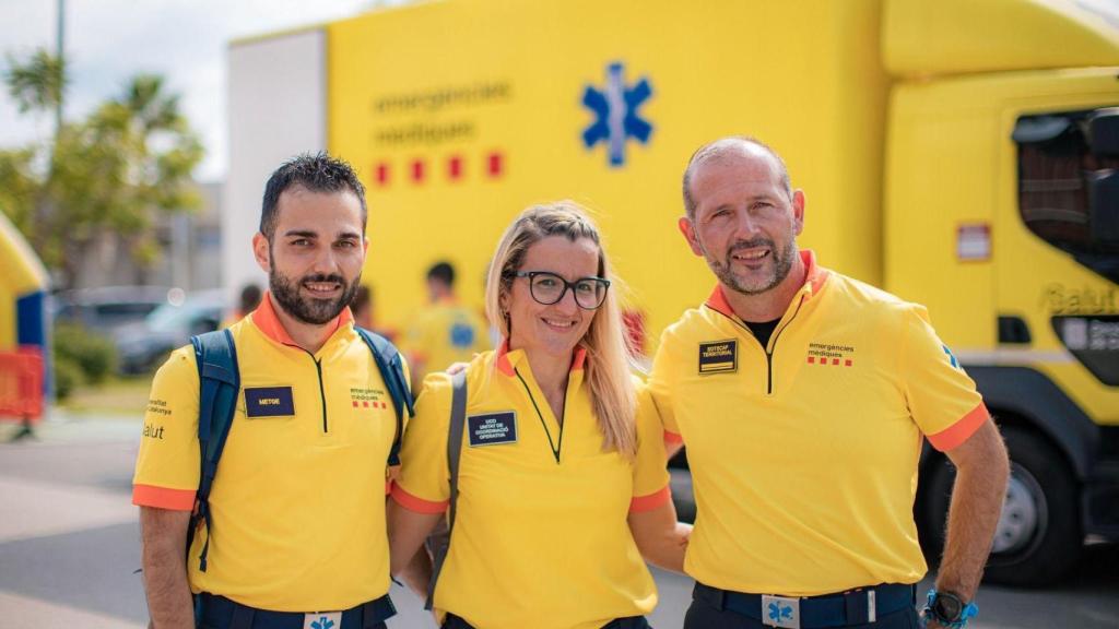 El nuevo jefe del Ámbito de Emergencias, Juan Antonio Escorcia, a la izquierda, en un acto del Sistema d'Emergències Mèdiques (SEM)