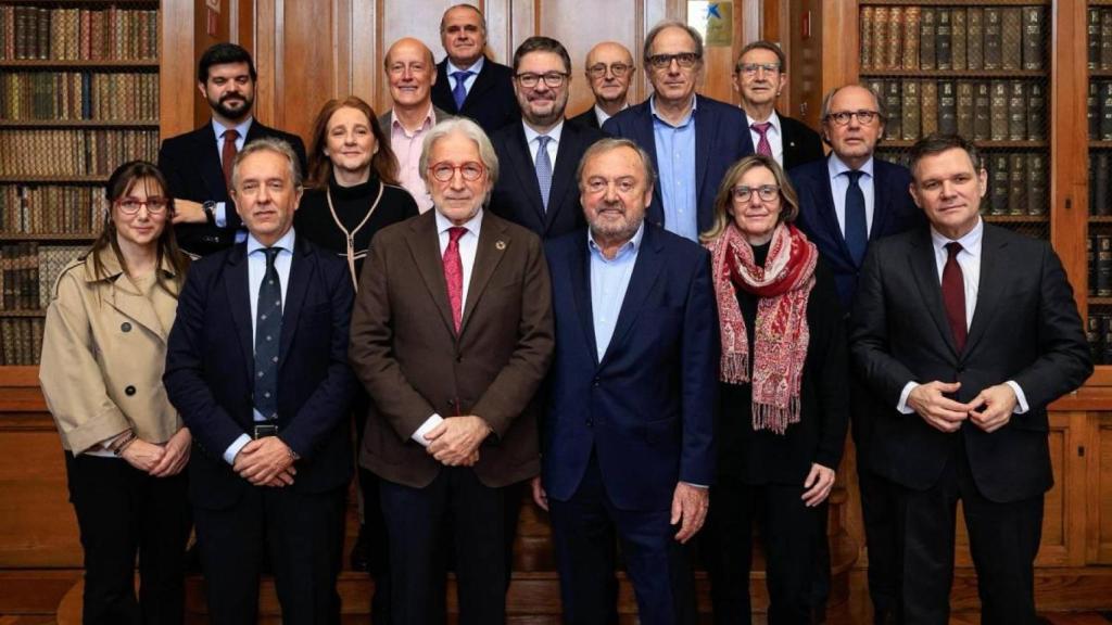 Los presidentes de Foment y del RACC, Josep Sánchez Llibre y Josep Mateu, junto a otros dirigentes patronales