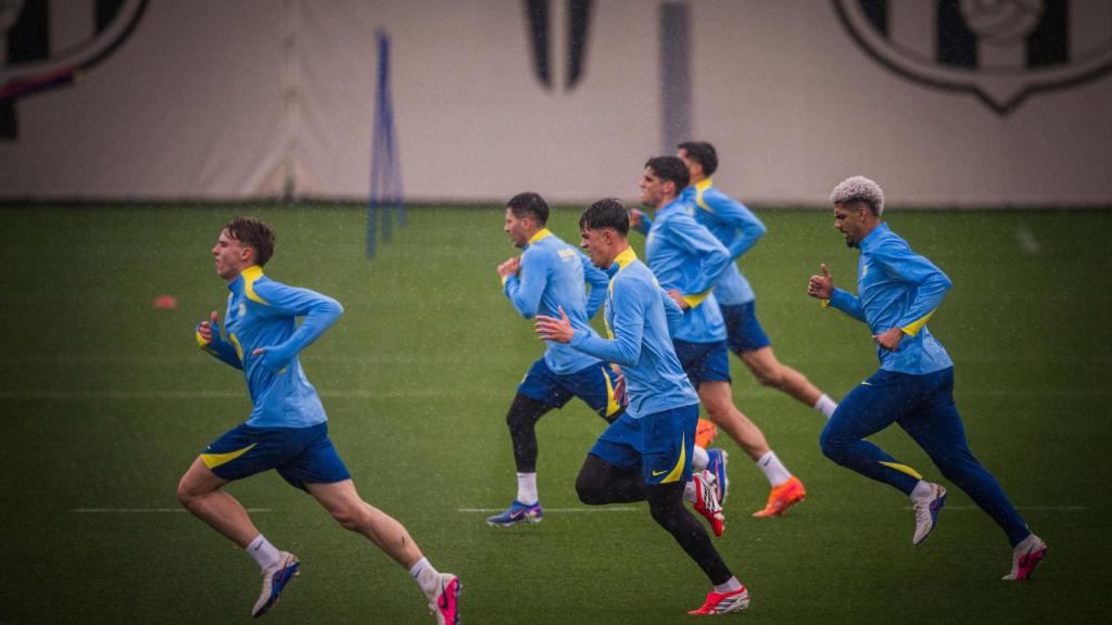 Los jugadores del Barça, en una sesión de entrenamiento tras la derrota contra el Atlético de Madrid