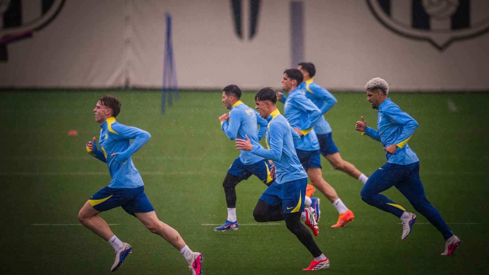 Los jugadores del Barça, en una sesión de entrenamiento tras la derrota contra el Atlético de Madrid