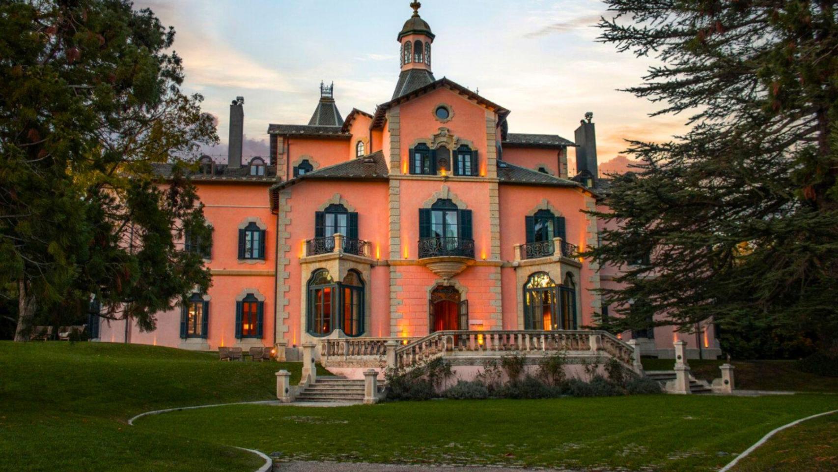 Parece un castillo, pero es un hotel modernista, la Torre del Remei