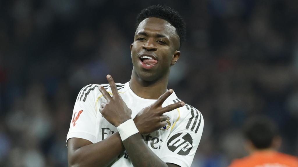 Vinicius Jr celebra su segundo gol en el Real Madrid-Real Sociedad de la Liga