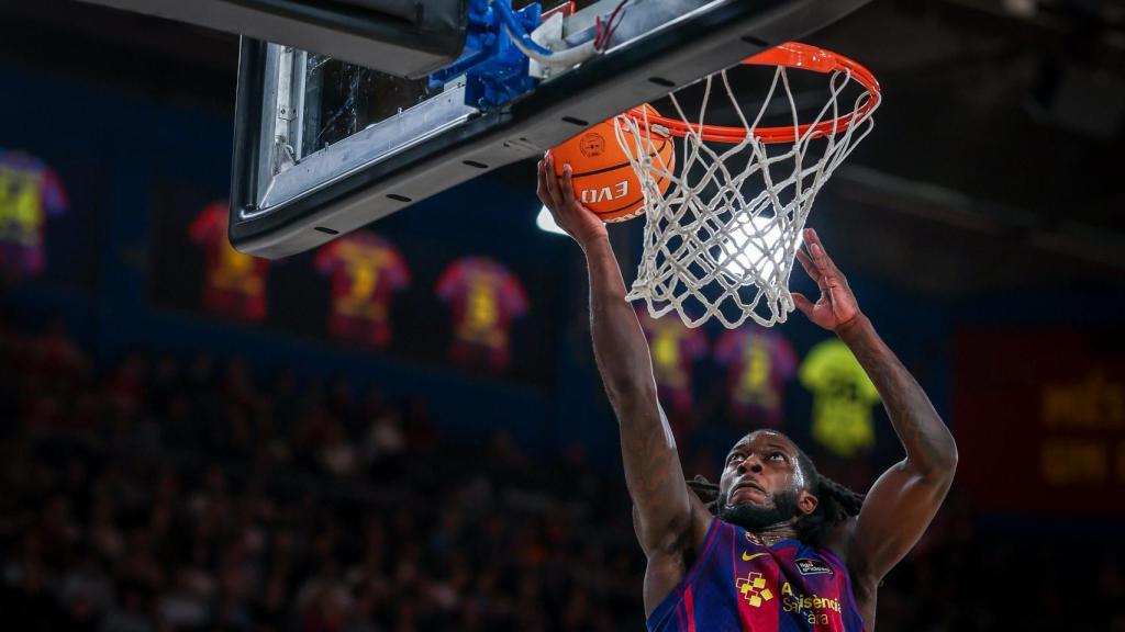 Myles Cale anota frente al Manresa