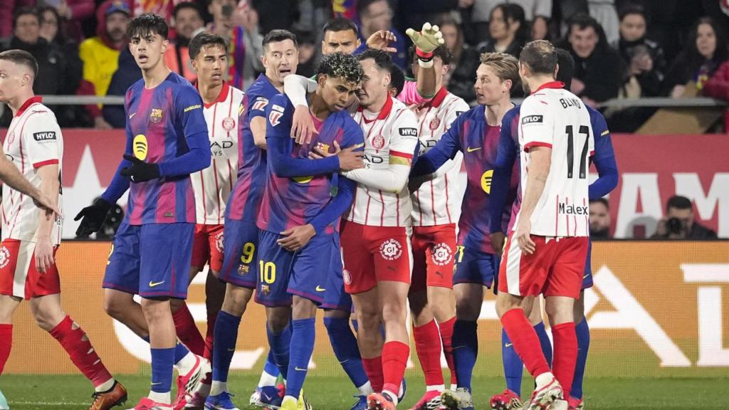 Discussió entre jugadors del Barça i del Girona