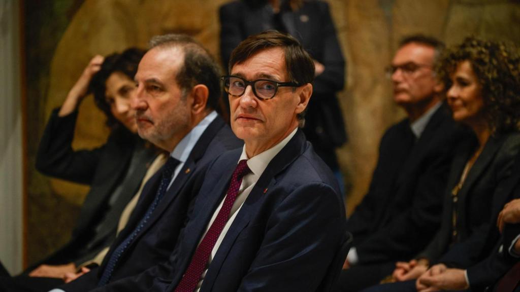 El presidente de la Generalitat, Salvador Illa, durante la firma del acuerdo de cesión de vivienda social, en el Palau de la Generalitat, a 16 de febrero de 2026, en Barcelona, Catalunya (España)