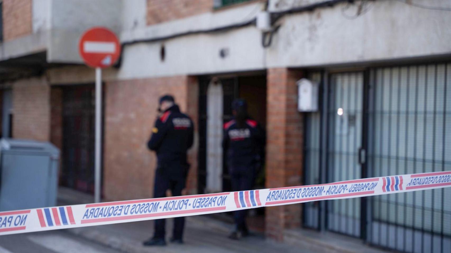 La fachada del edificio donde se ha producido el incendio mortal en Manlleu