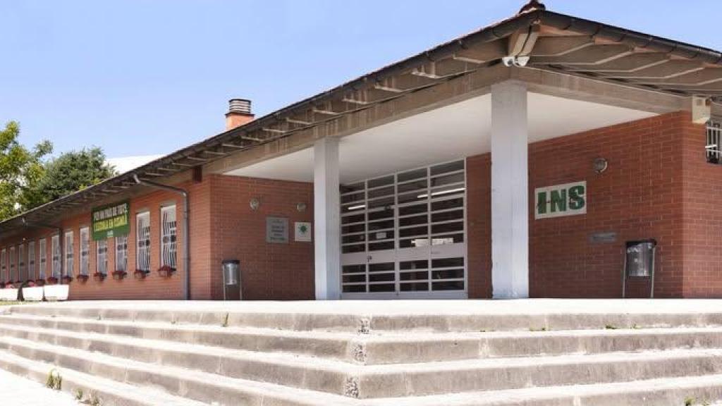 El instituto IES Antoni Pous i Argila de Manlleu, donde estudiaban cuatro de los adolescntes fallecidos